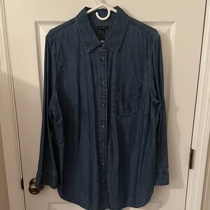 Talbots women Dark Blue Button Down Long sleeve Shirt with pocket Never Worn